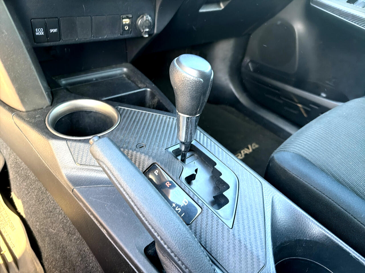 Toyota RAV4 FWD 4dr LE (Natl) 2014