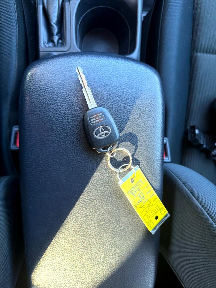 Toyota RAV4 FWD 4dr LE (Natl) 2014