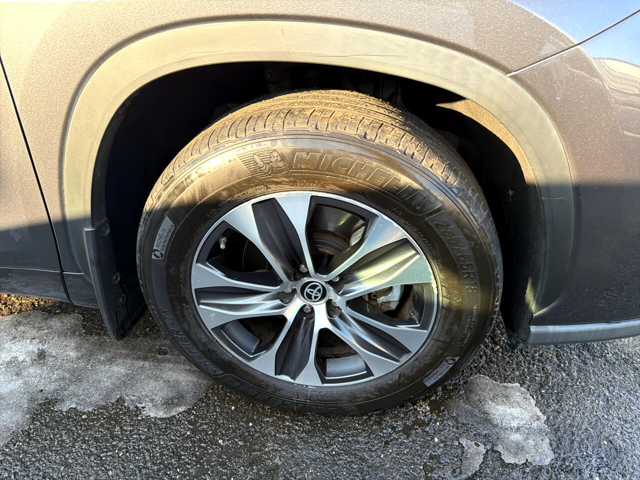 Toyota Highlander XLE AWD (Natl) 2022