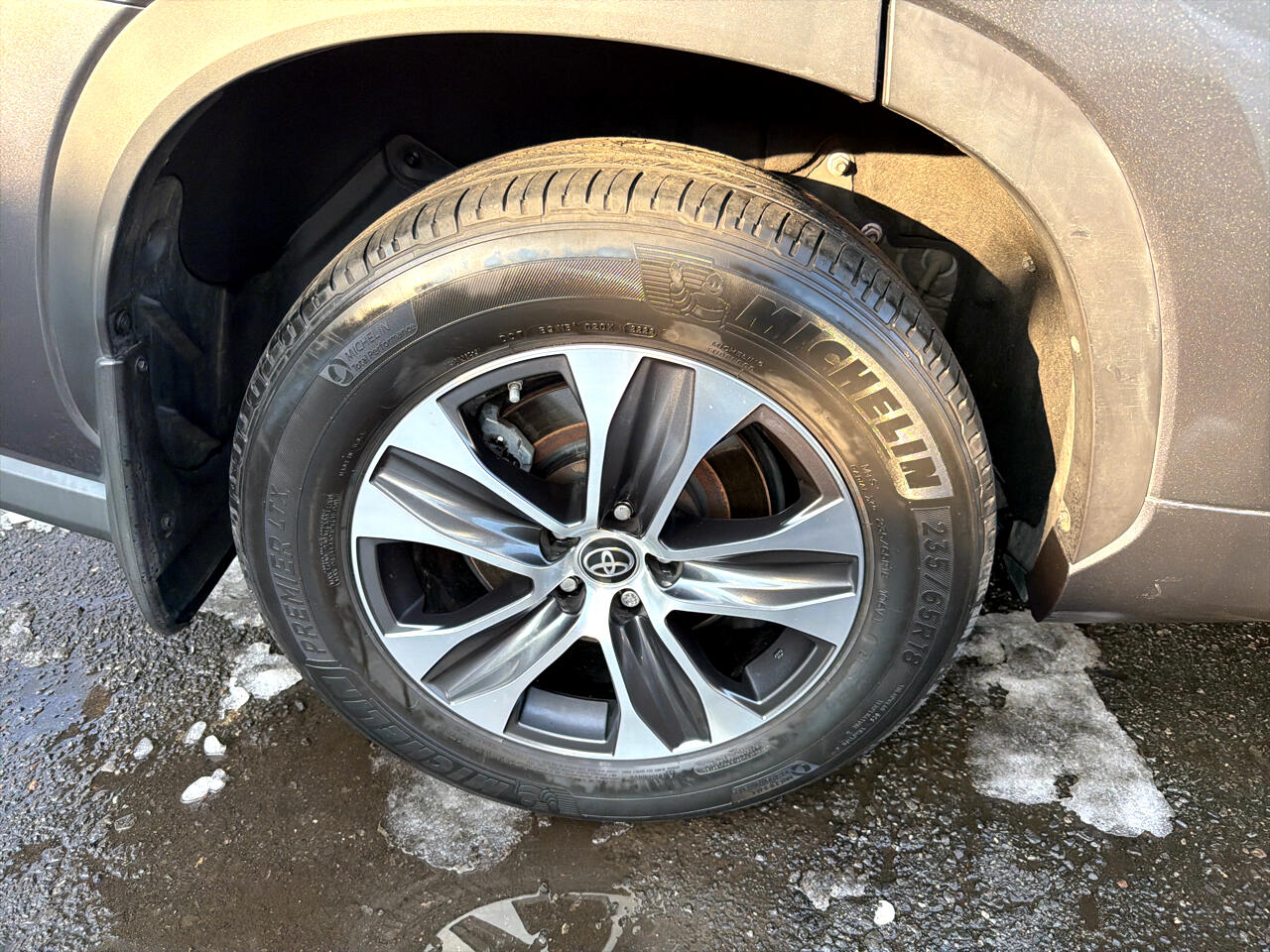 Toyota Highlander XLE AWD (Natl) 2022