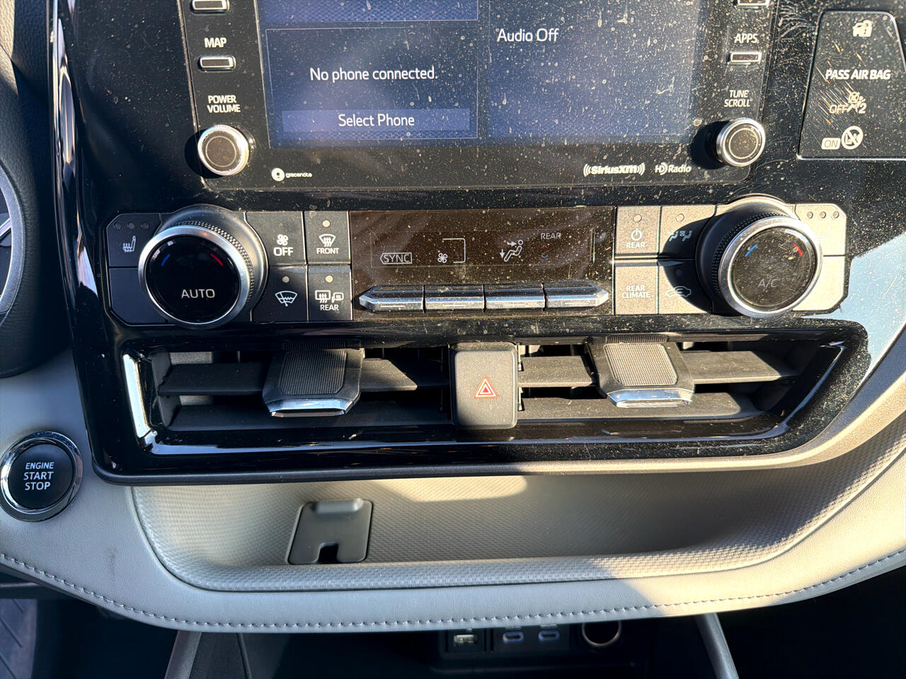 Toyota Highlander XLE AWD (Natl) 2022