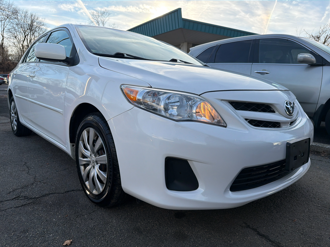 Toyota Corolla 4dr Sdn Auto LE (Natl) 2012