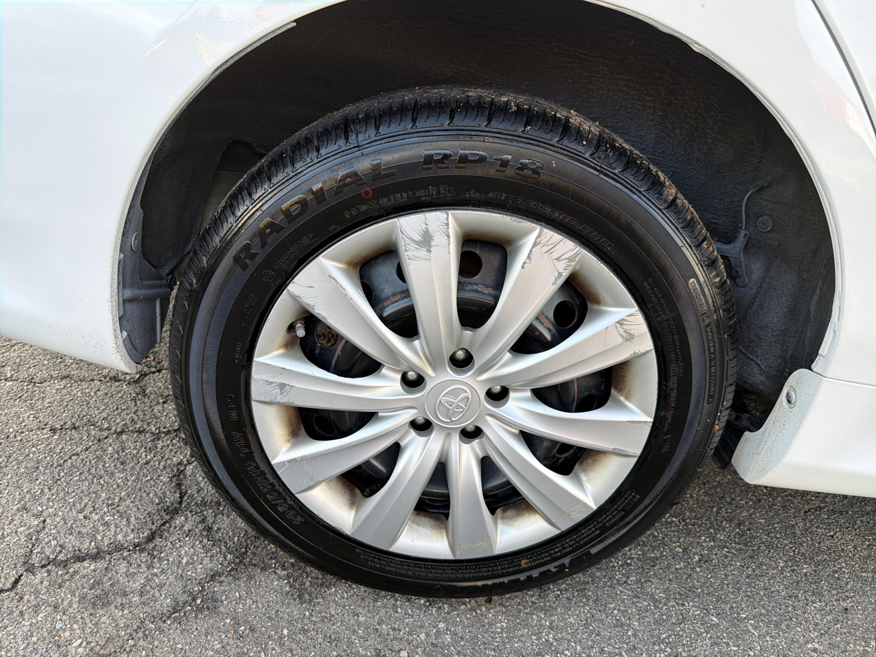 Toyota Corolla 4dr Sdn Auto LE (Natl) 2012