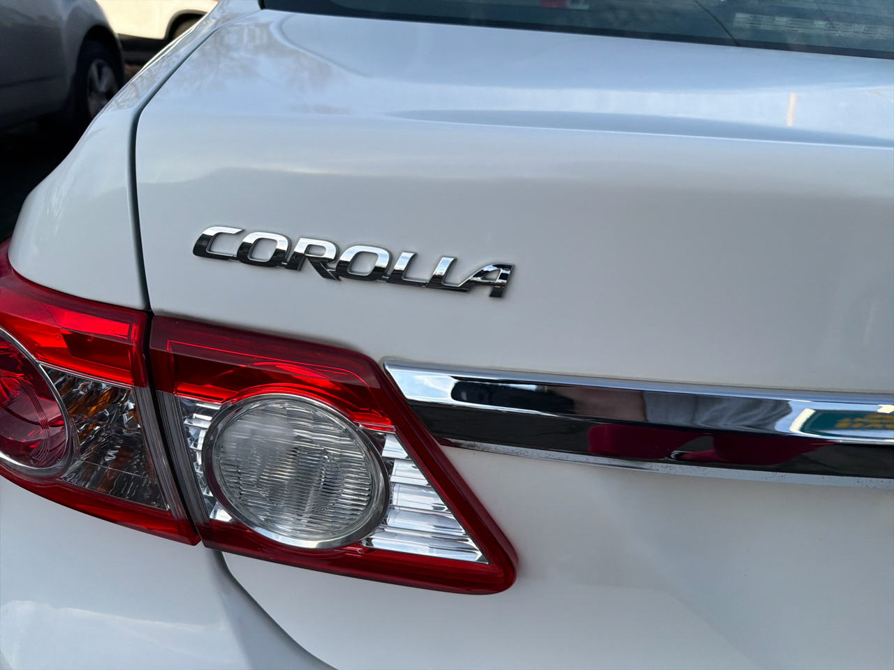 Toyota Corolla 4dr Sdn Auto LE (Natl) 2012