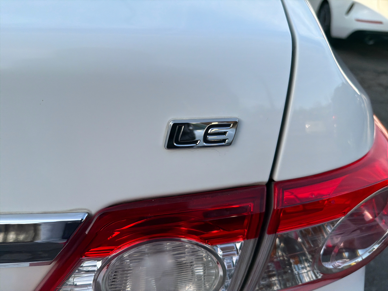 Toyota Corolla 4dr Sdn Auto LE (Natl) 2012