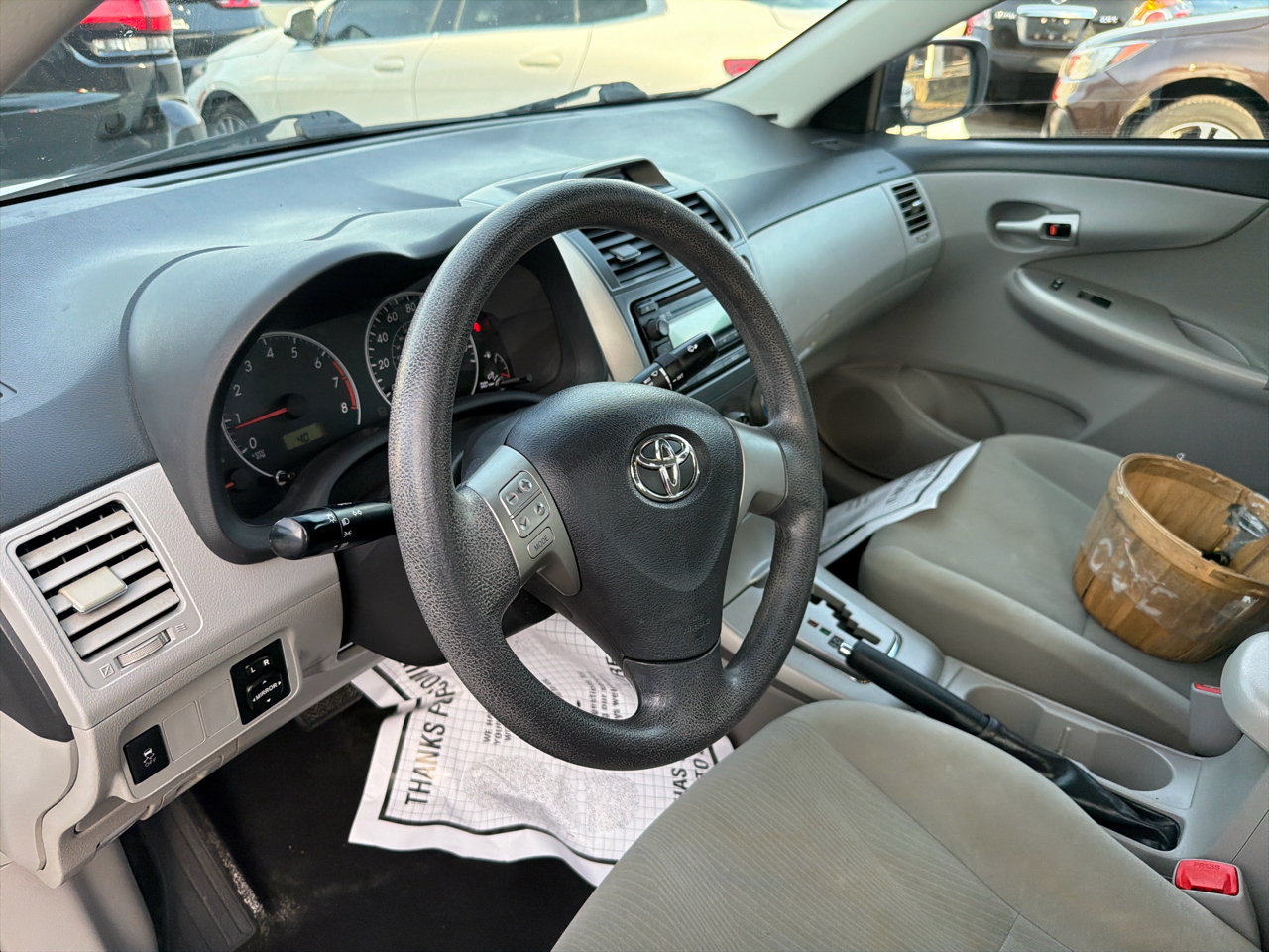 Toyota Corolla 4dr Sdn Auto LE (Natl) 2012