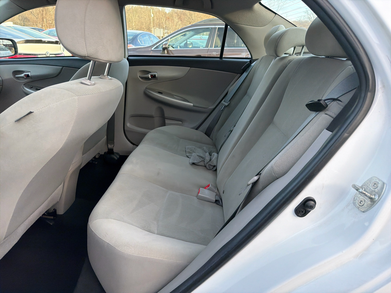 Toyota Corolla 4dr Sdn Auto LE (Natl) 2012