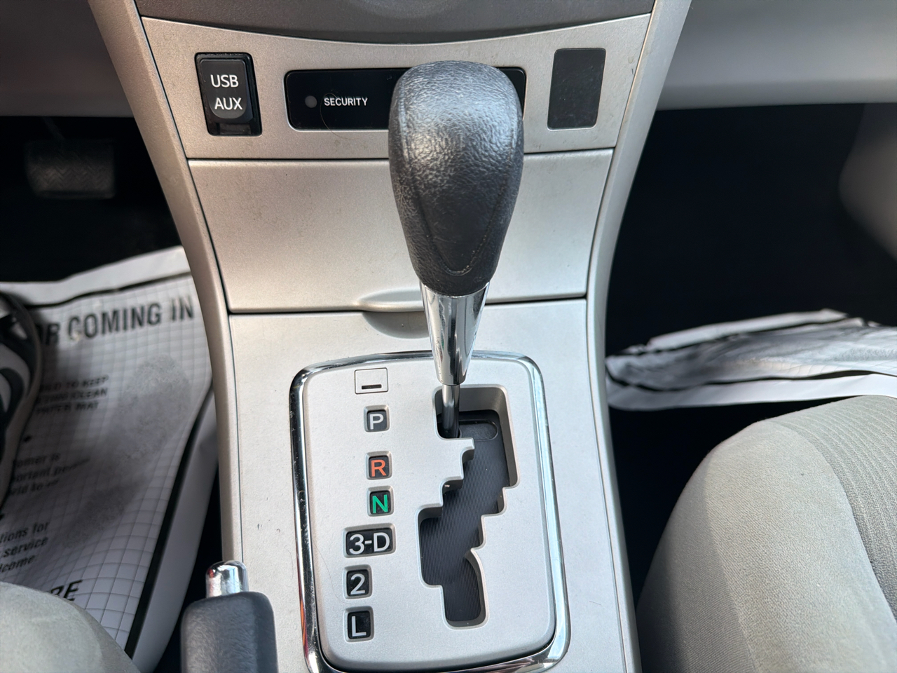 Toyota Corolla 4dr Sdn Auto LE (Natl) 2012