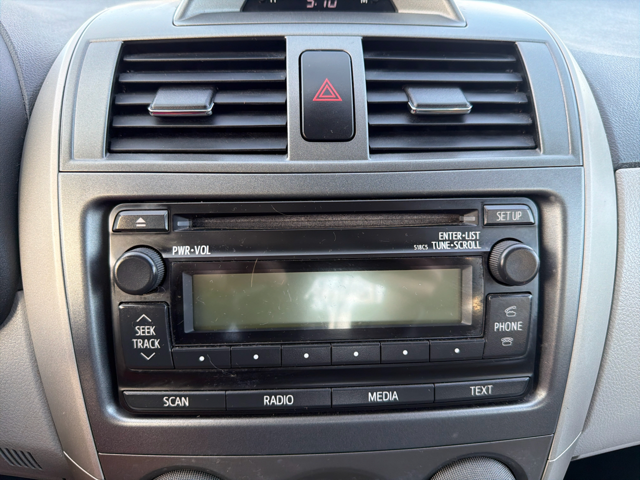 Toyota Corolla 4dr Sdn Auto LE (Natl) 2012