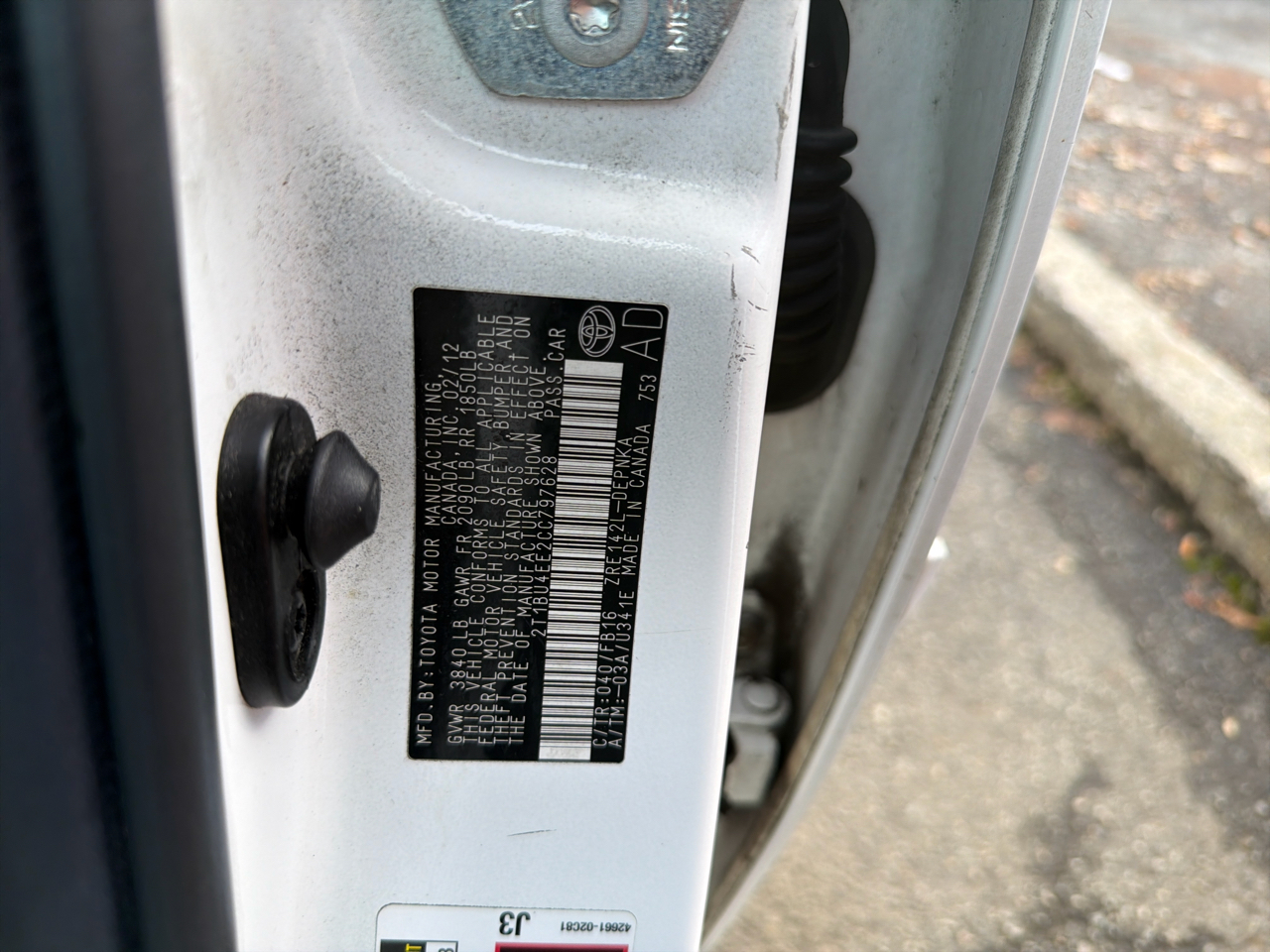 Toyota Corolla 4dr Sdn Auto LE (Natl) 2012