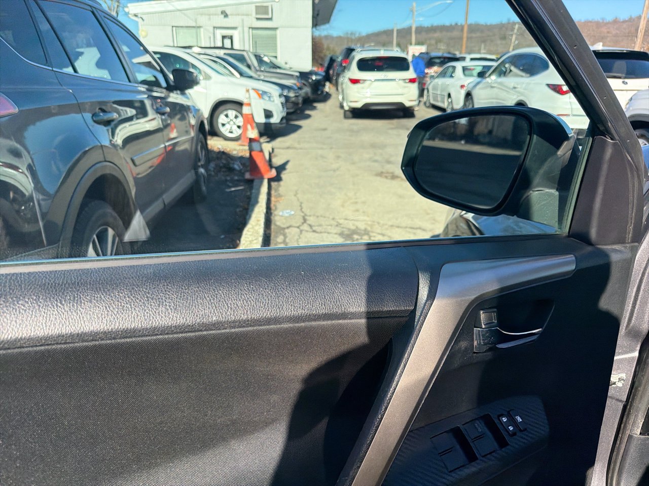 Toyota RAV4 AWD 4dr XLE (Natl) 2014