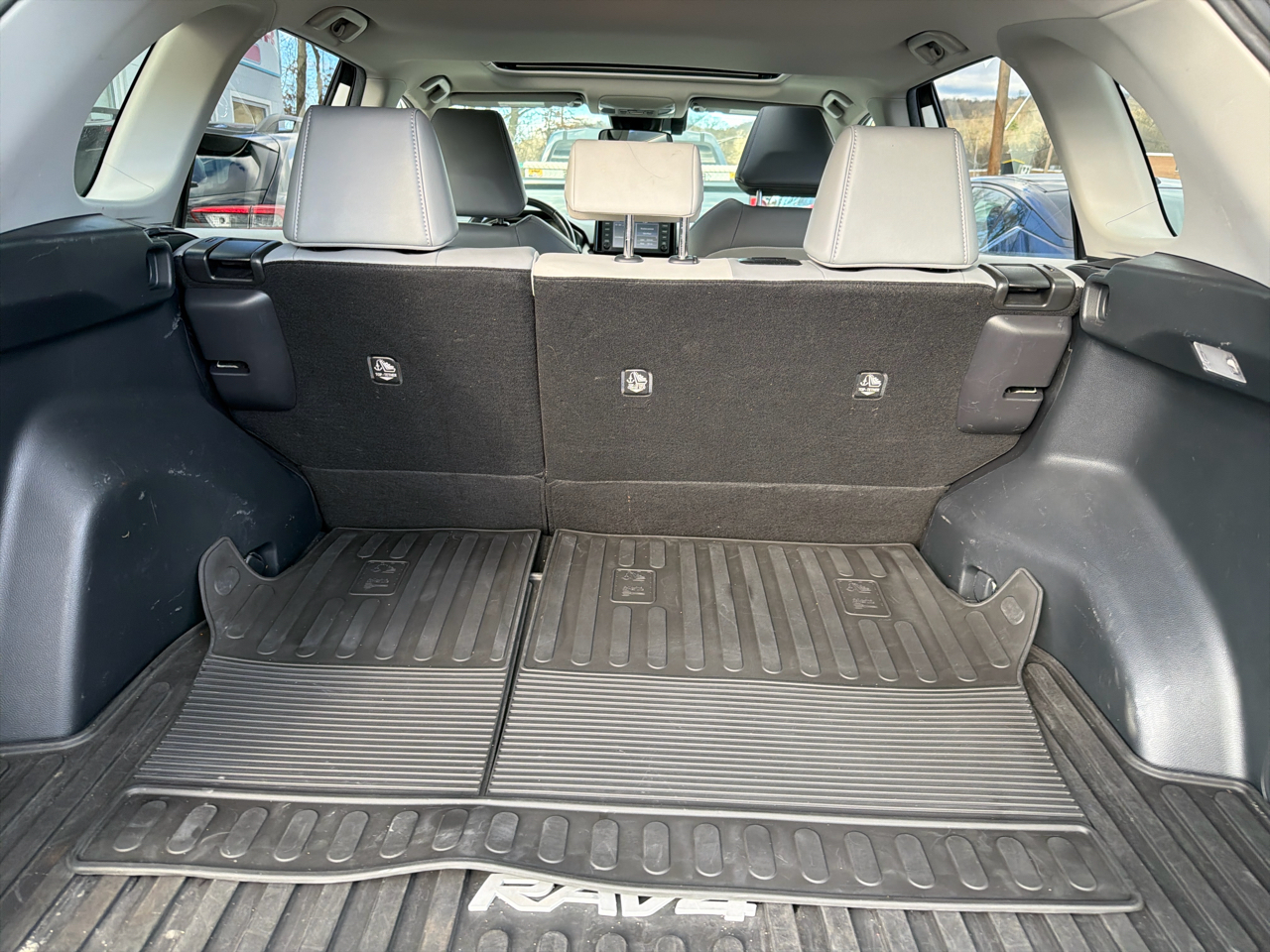 Toyota RAV4 XLE Premium AWD (Natl) 2019