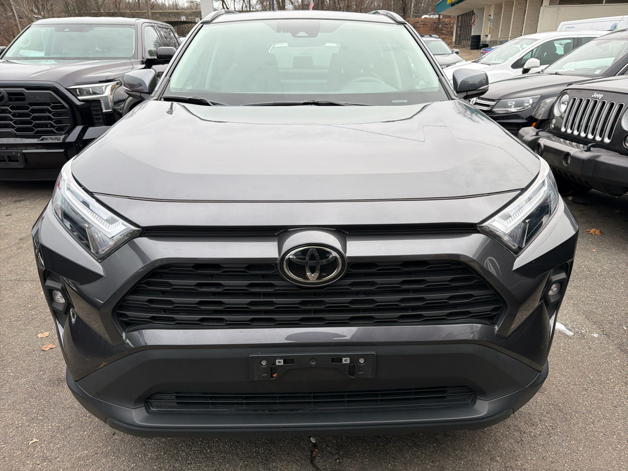 Toyota RAV4 XLE Premium AWD (Natl) 2023