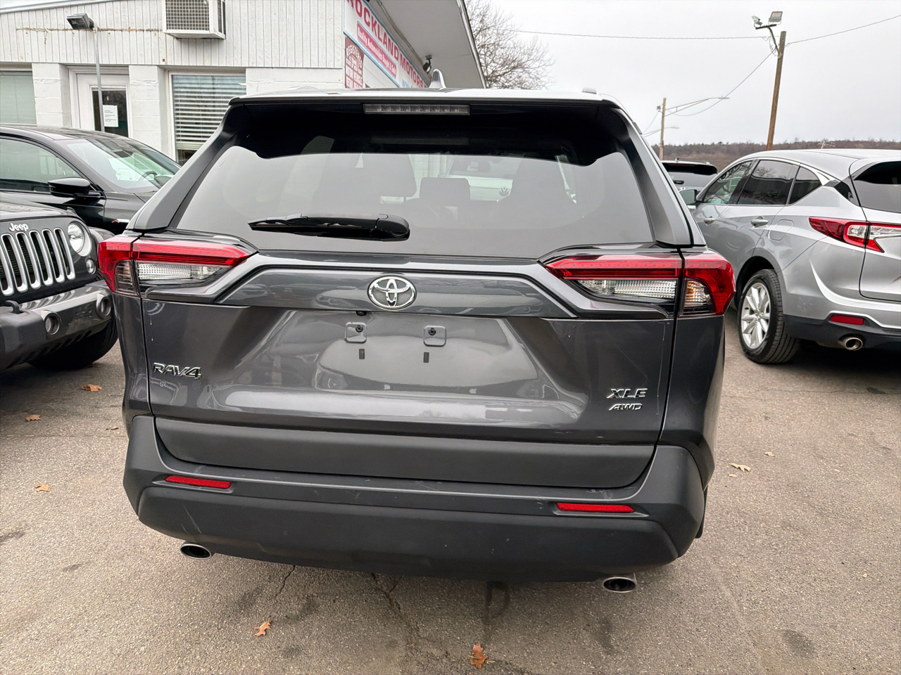 Toyota RAV4 XLE Premium AWD (Natl) 2023