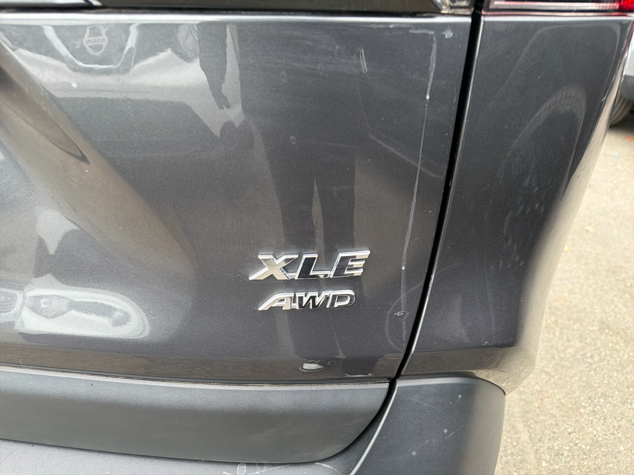 Toyota RAV4 XLE Premium AWD (Natl) 2023