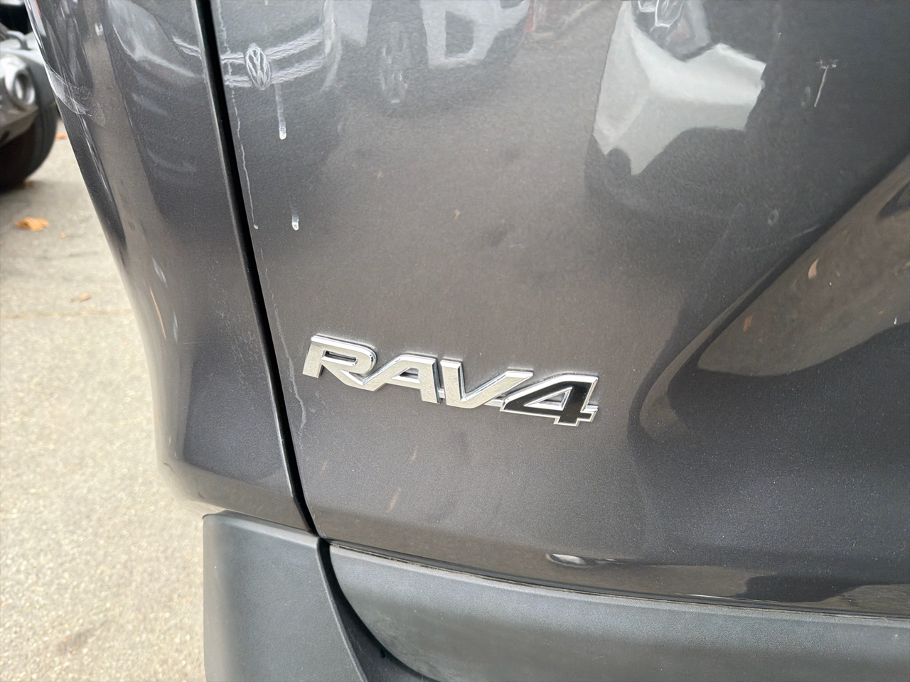 Toyota RAV4 XLE Premium AWD (Natl) 2023