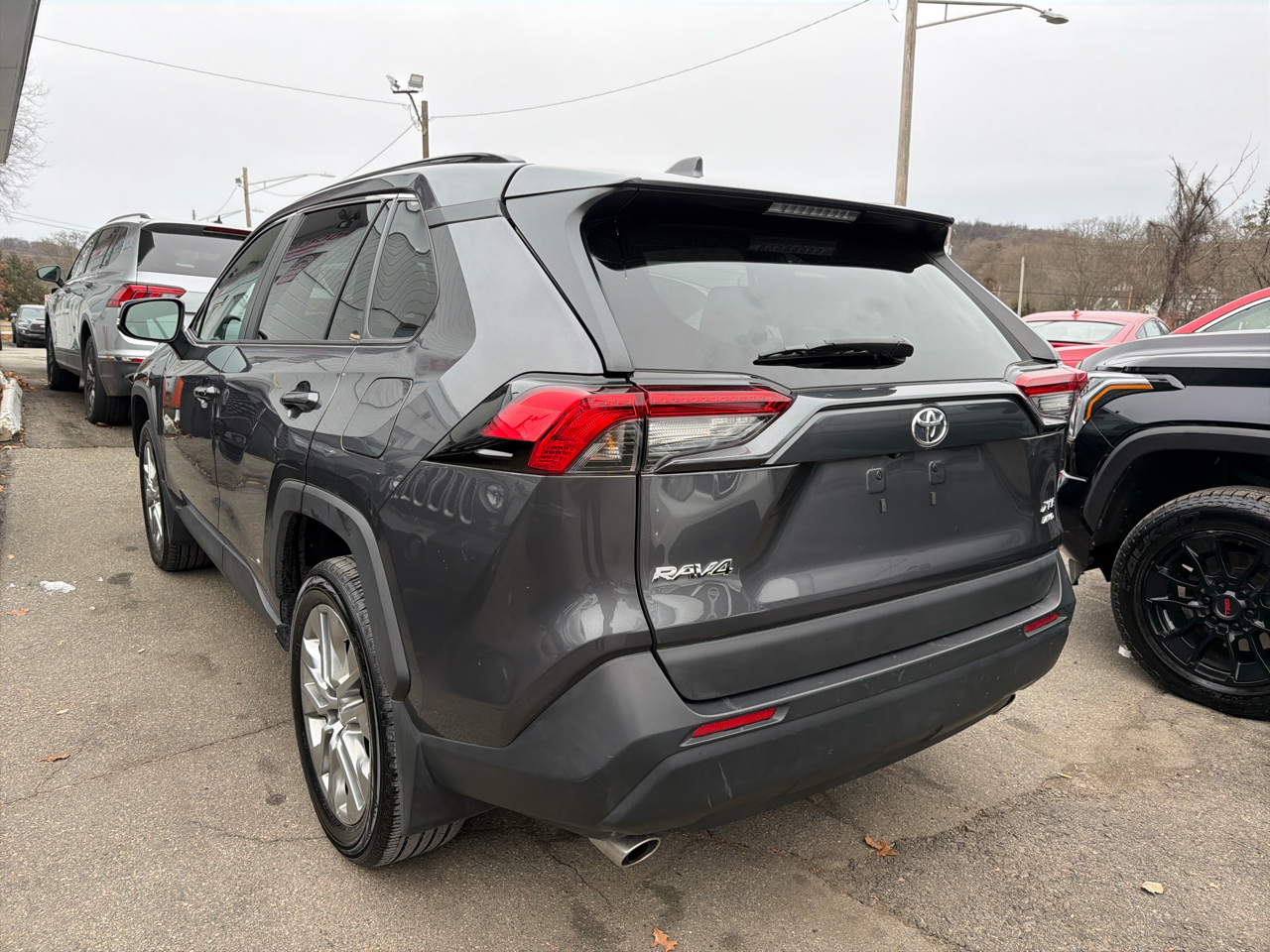 Toyota RAV4 XLE Premium AWD (Natl) 2023