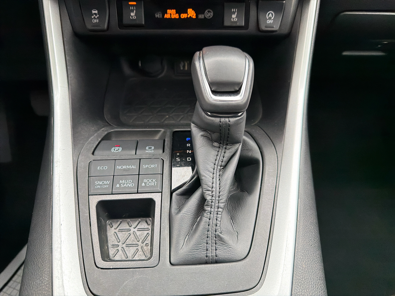 Toyota RAV4 XLE Premium AWD (Natl) 2023