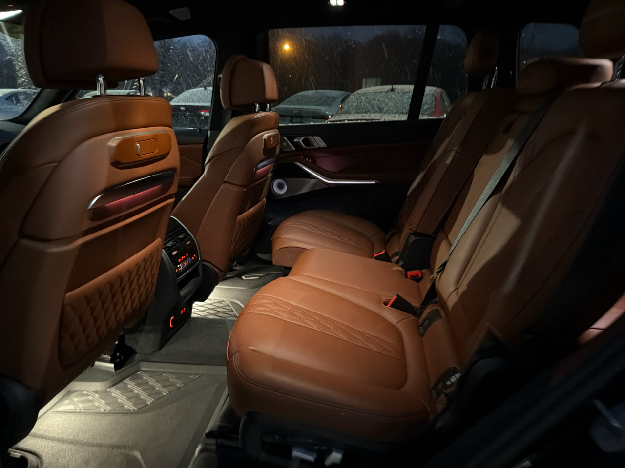 BMW X7 M60i Sports Activity Vehicle 2023