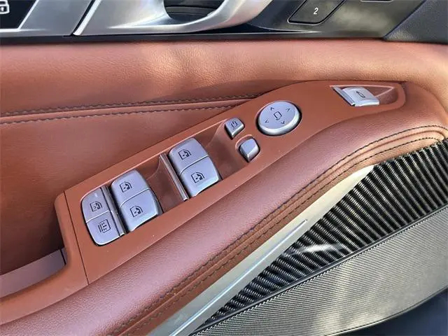 BMW X7 M60i Sports Activity Vehicle 2023