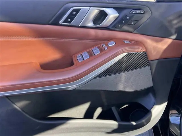 BMW X7 M60i Sports Activity Vehicle 2023