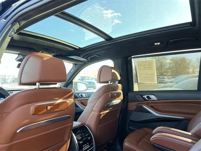 BMW X7 M60i Sports Activity Vehicle 2023