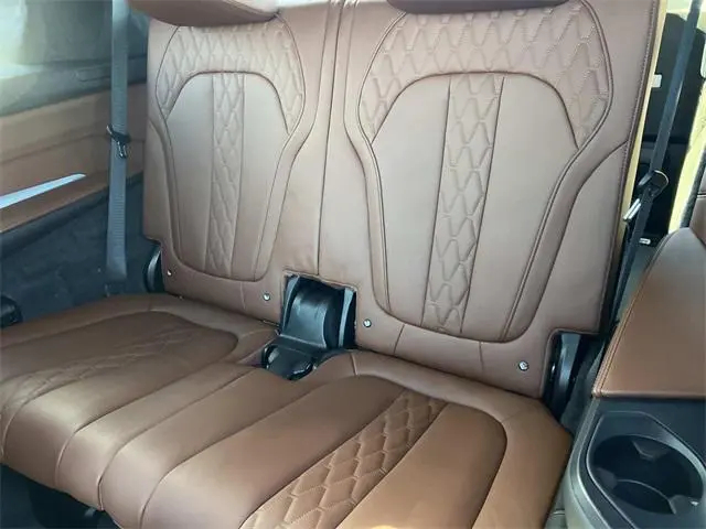 BMW X7 M60i Sports Activity Vehicle 2023