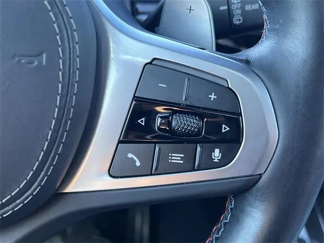 BMW X7 M60i Sports Activity Vehicle 2023