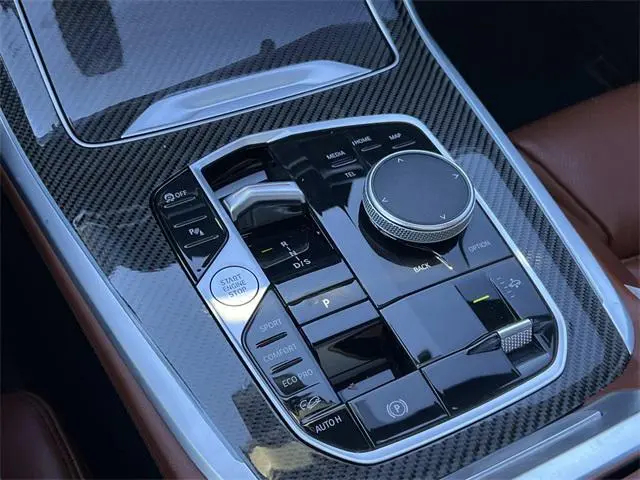 BMW X7 M60i Sports Activity Vehicle 2023