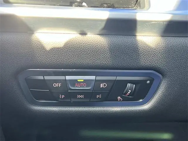 BMW X7 M60i Sports Activity Vehicle 2023