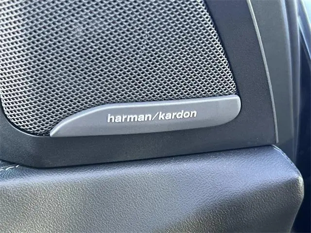 BMW X7 M60i Sports Activity Vehicle 2023