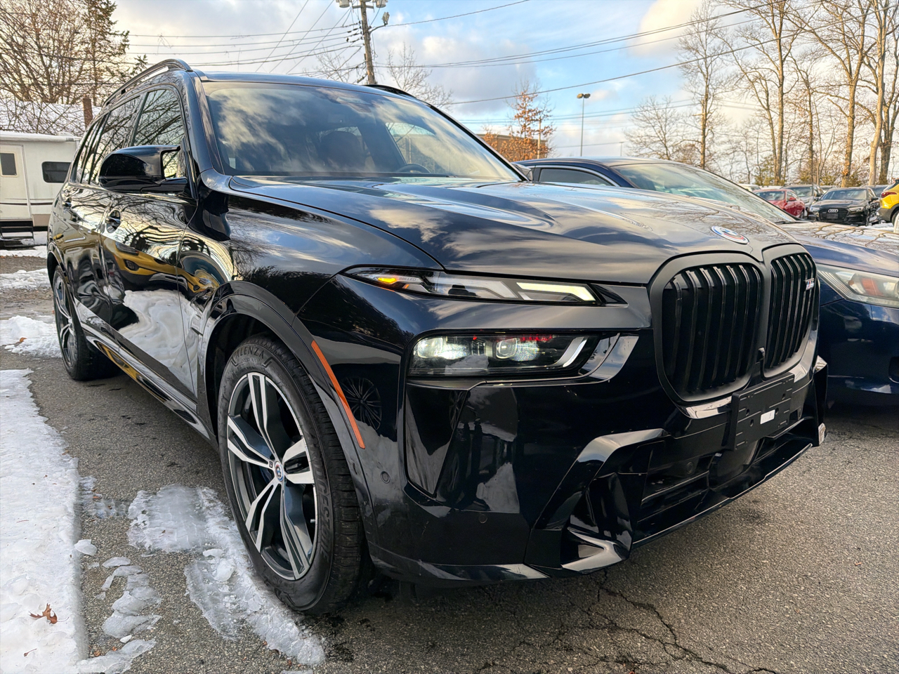 BMW X7 M60i Sports Activity Vehicle 2023