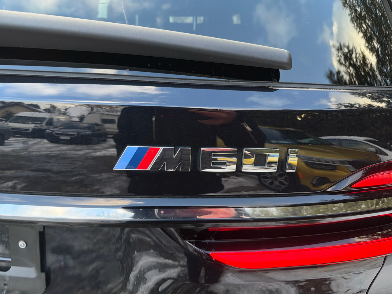 BMW X7 M60i Sports Activity Vehicle 2023