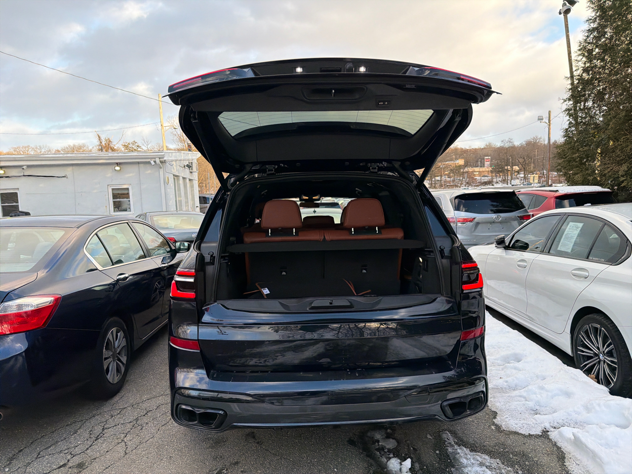 BMW X7 M60i Sports Activity Vehicle 2023