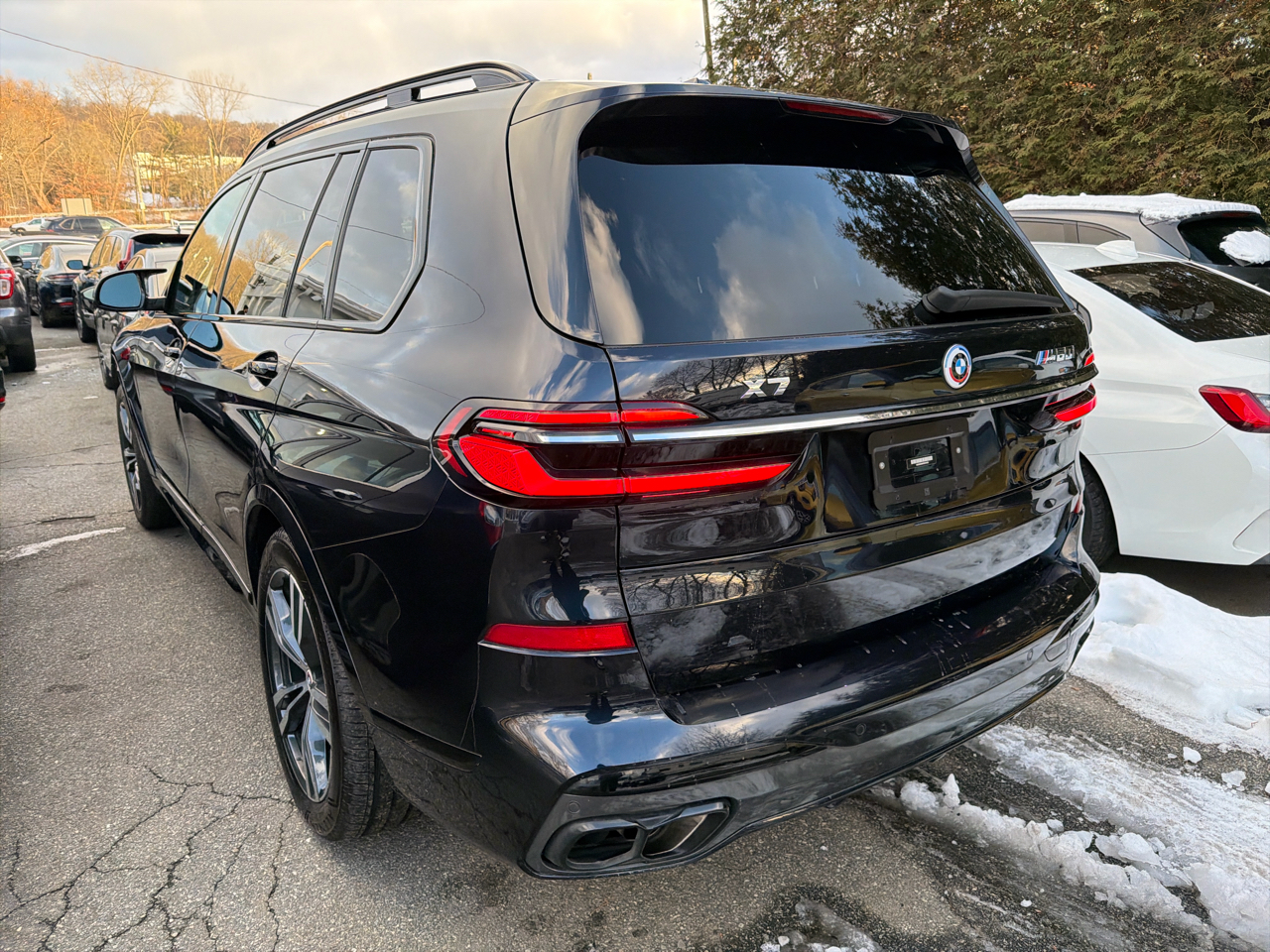 BMW X7 M60i Sports Activity Vehicle 2023