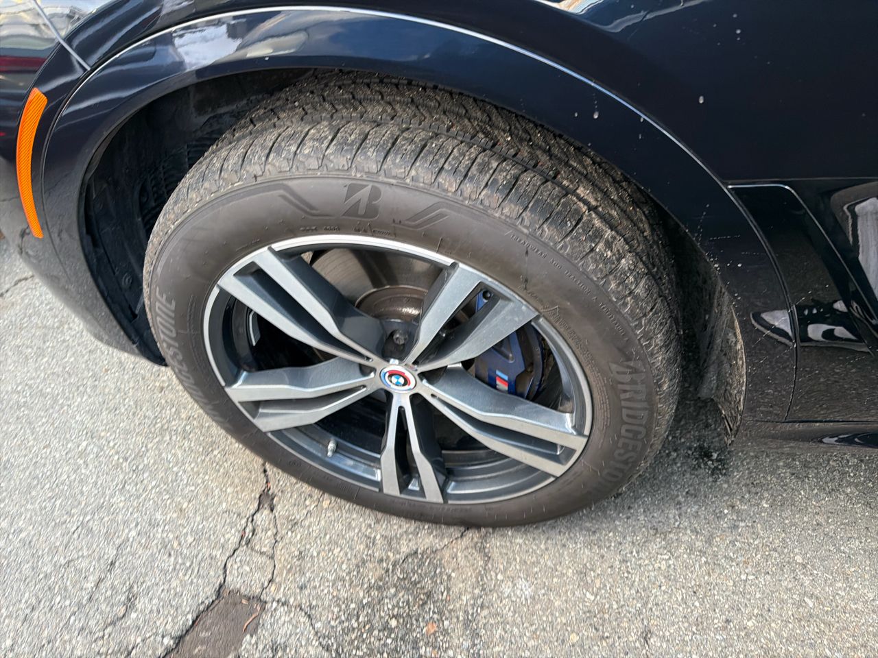 BMW X7 M60i Sports Activity Vehicle 2023