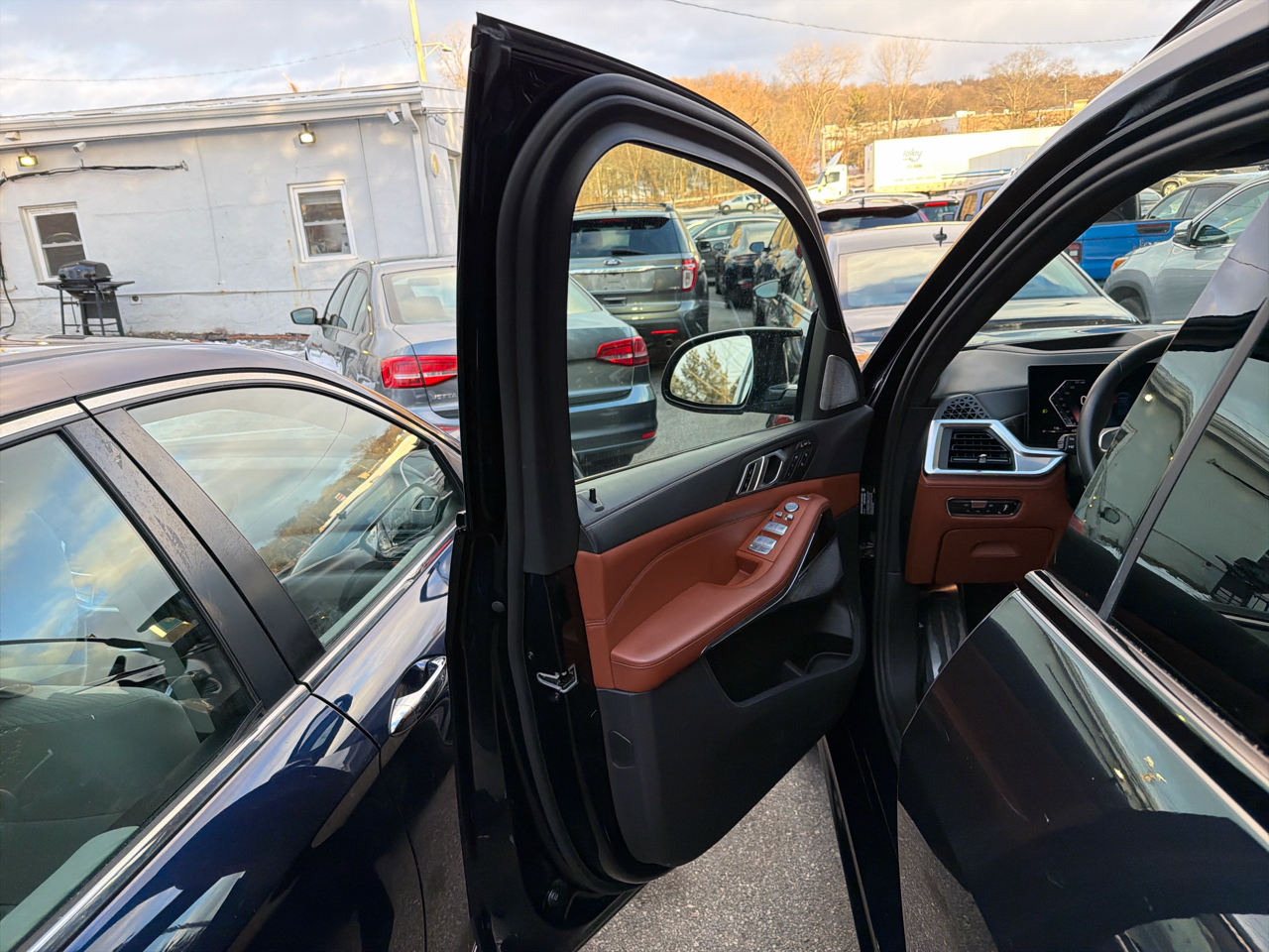 BMW X7 M60i Sports Activity Vehicle 2023