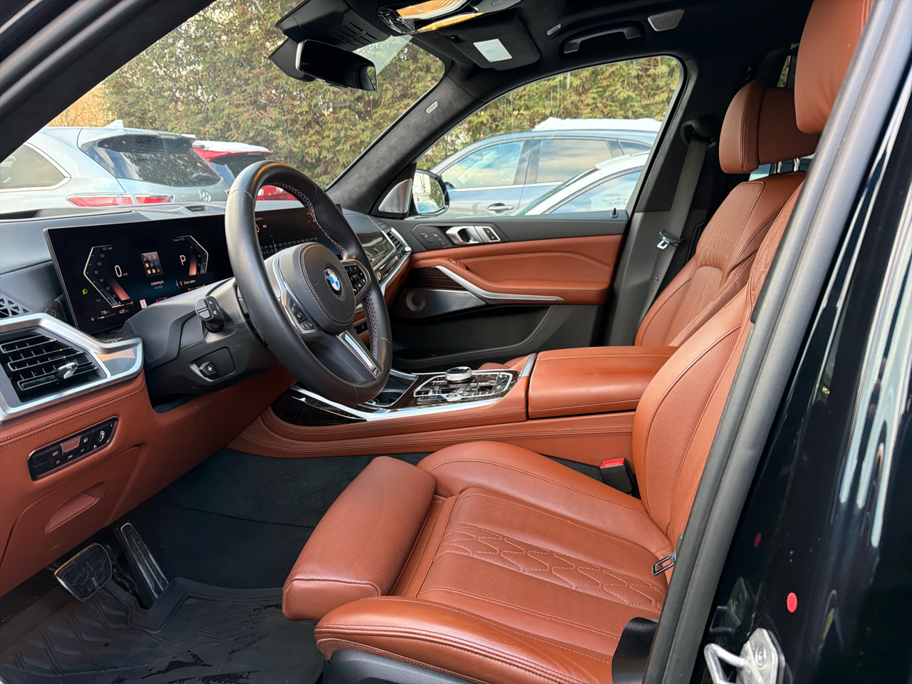 BMW X7 M60i Sports Activity Vehicle 2023