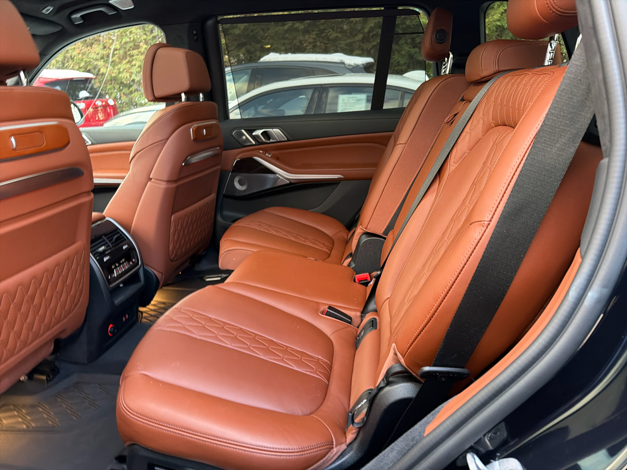 BMW X7 M60i Sports Activity Vehicle 2023