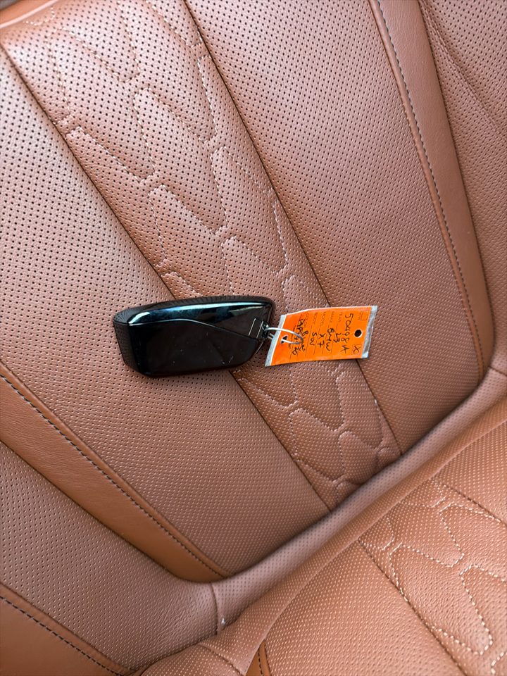 BMW X7 M60i Sports Activity Vehicle 2023