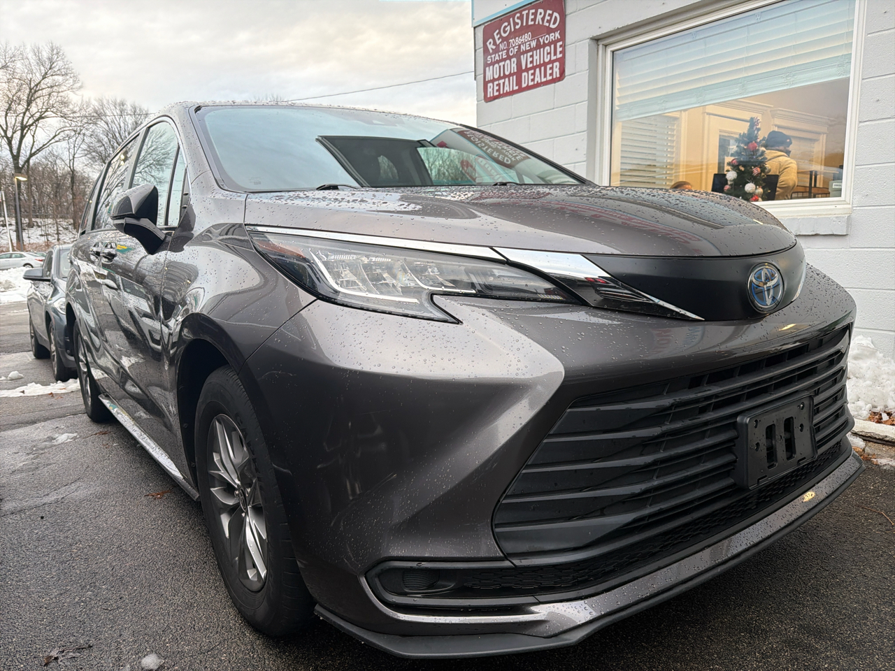 Toyota Sienna LE AWD 8-Passenger (Natl) 2022