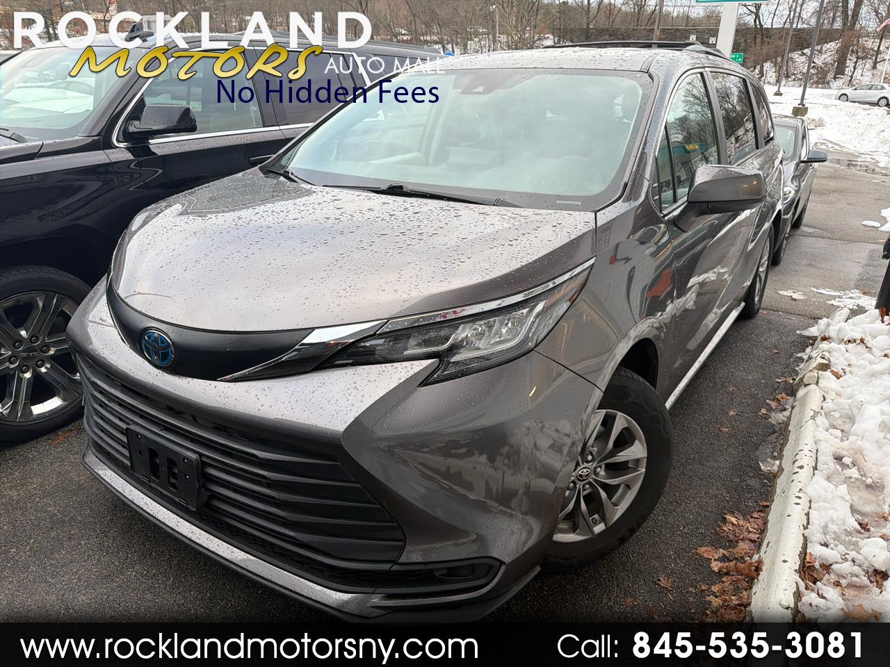 Toyota Sienna LE AWD 8-Passenger (Natl) 2022