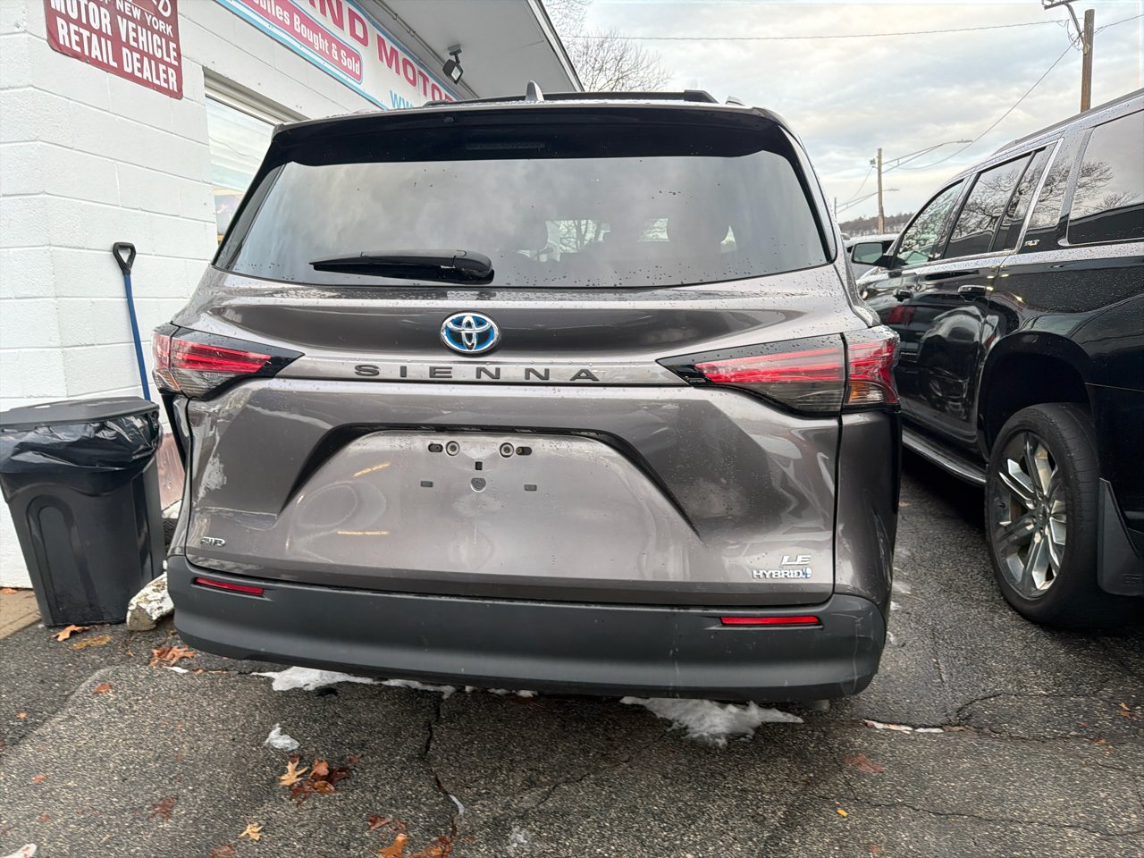 Toyota Sienna LE AWD 8-Passenger (Natl) 2022