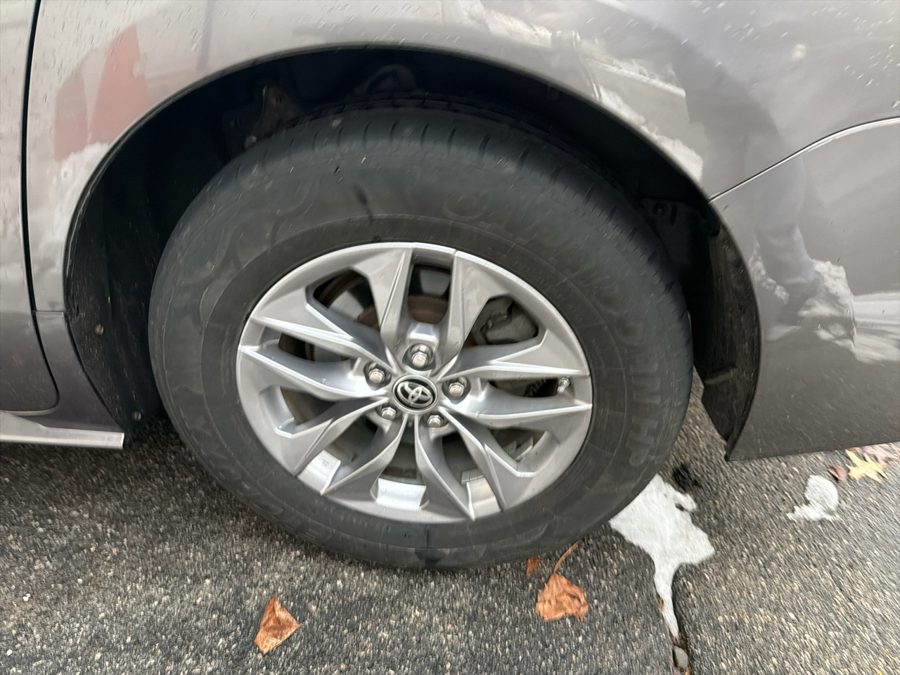 Toyota Sienna LE AWD 8-Passenger (Natl) 2022