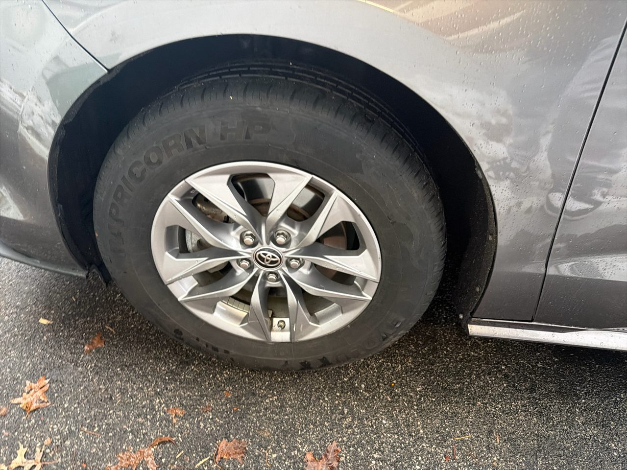 Toyota Sienna LE AWD 8-Passenger (Natl) 2022