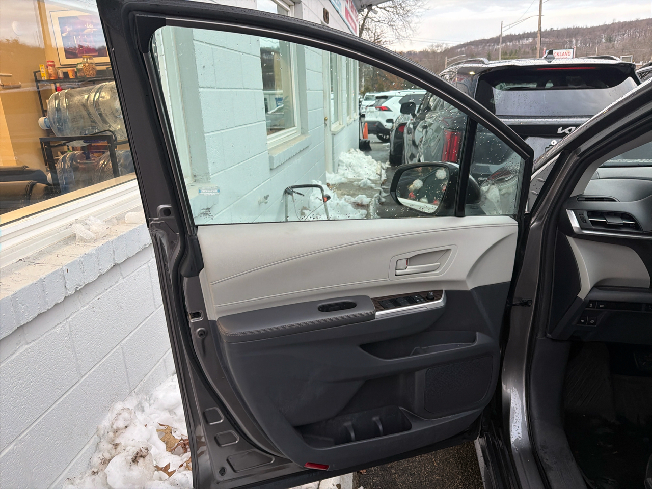 Toyota Sienna LE AWD 8-Passenger (Natl) 2022