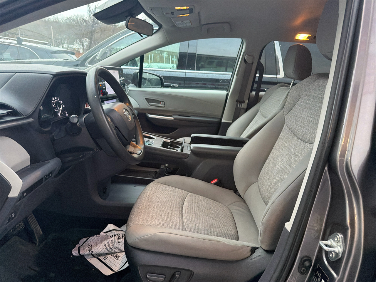 Toyota Sienna LE AWD 8-Passenger (Natl) 2022