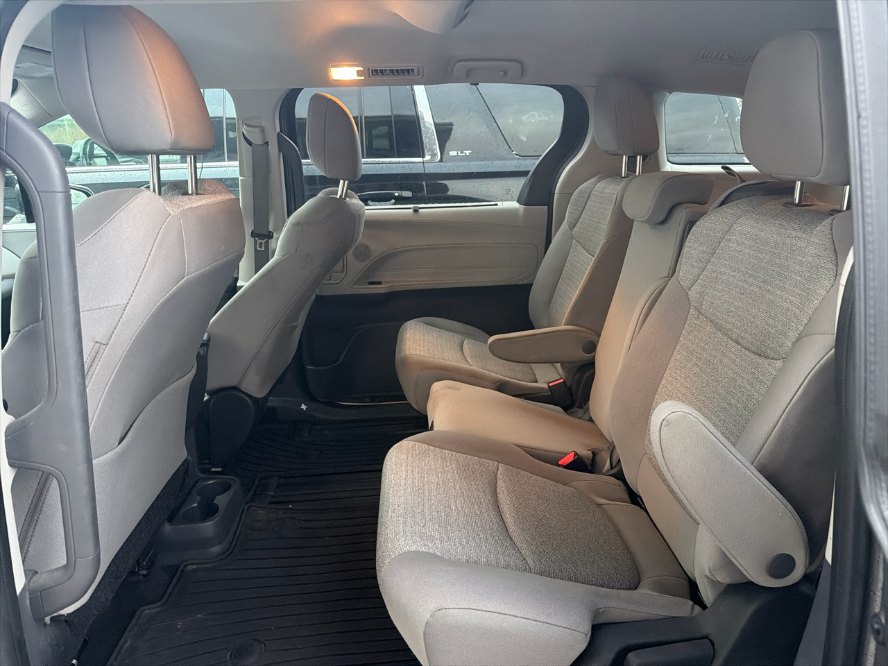 Toyota Sienna LE AWD 8-Passenger (Natl) 2022