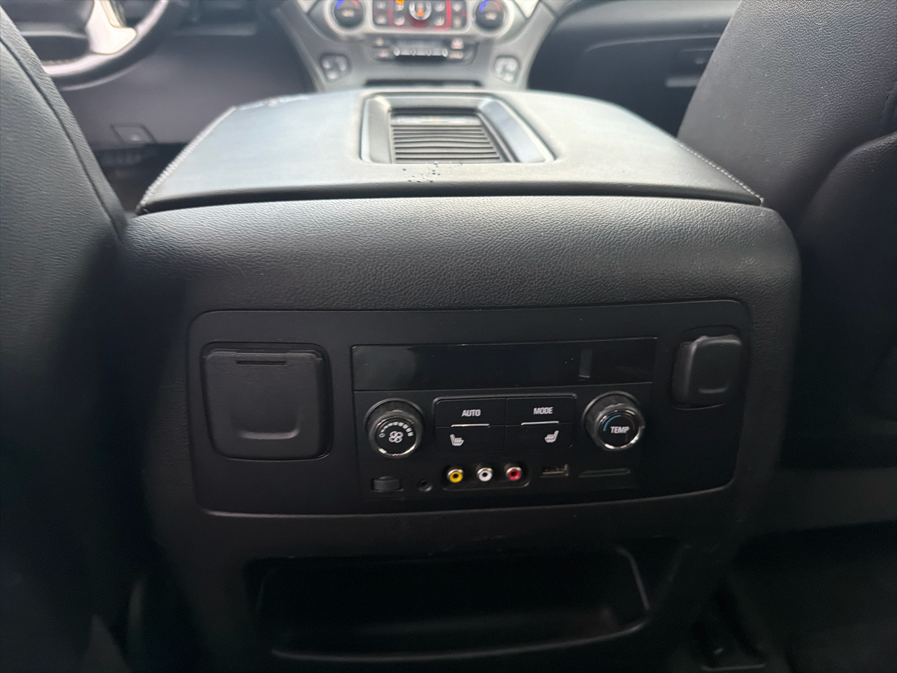 GMC Yukon XL 4WD 4dr SLT 2016