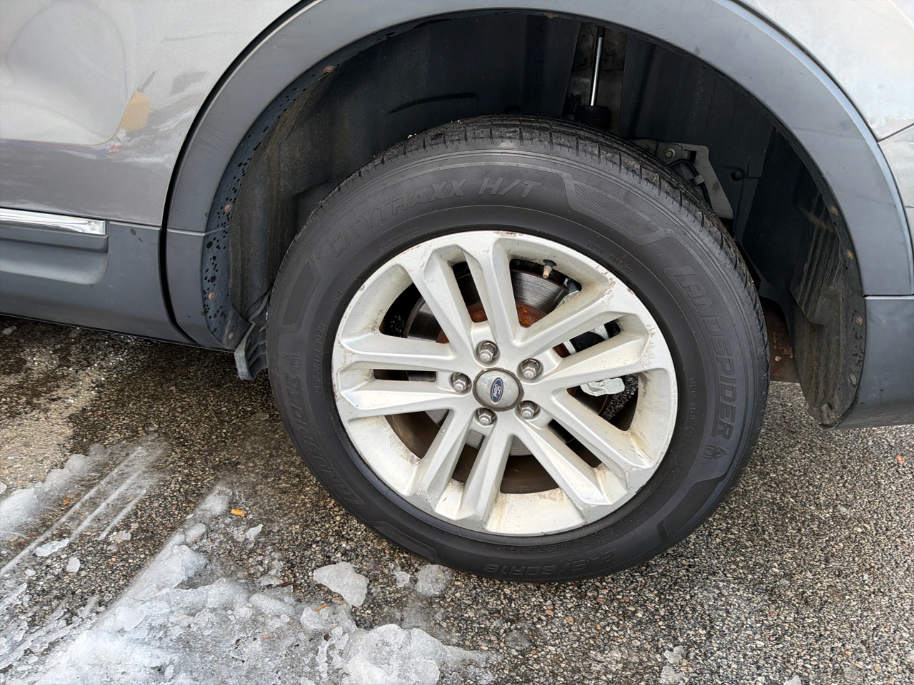 Ford Explorer 4WD 4dr XLT 2011